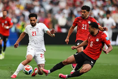 "لا تحدث كثيرًا ومؤلمة".. طبيب منتخب مصر يكشف لأول مرة تفاصيل إصابة عبد المنعم